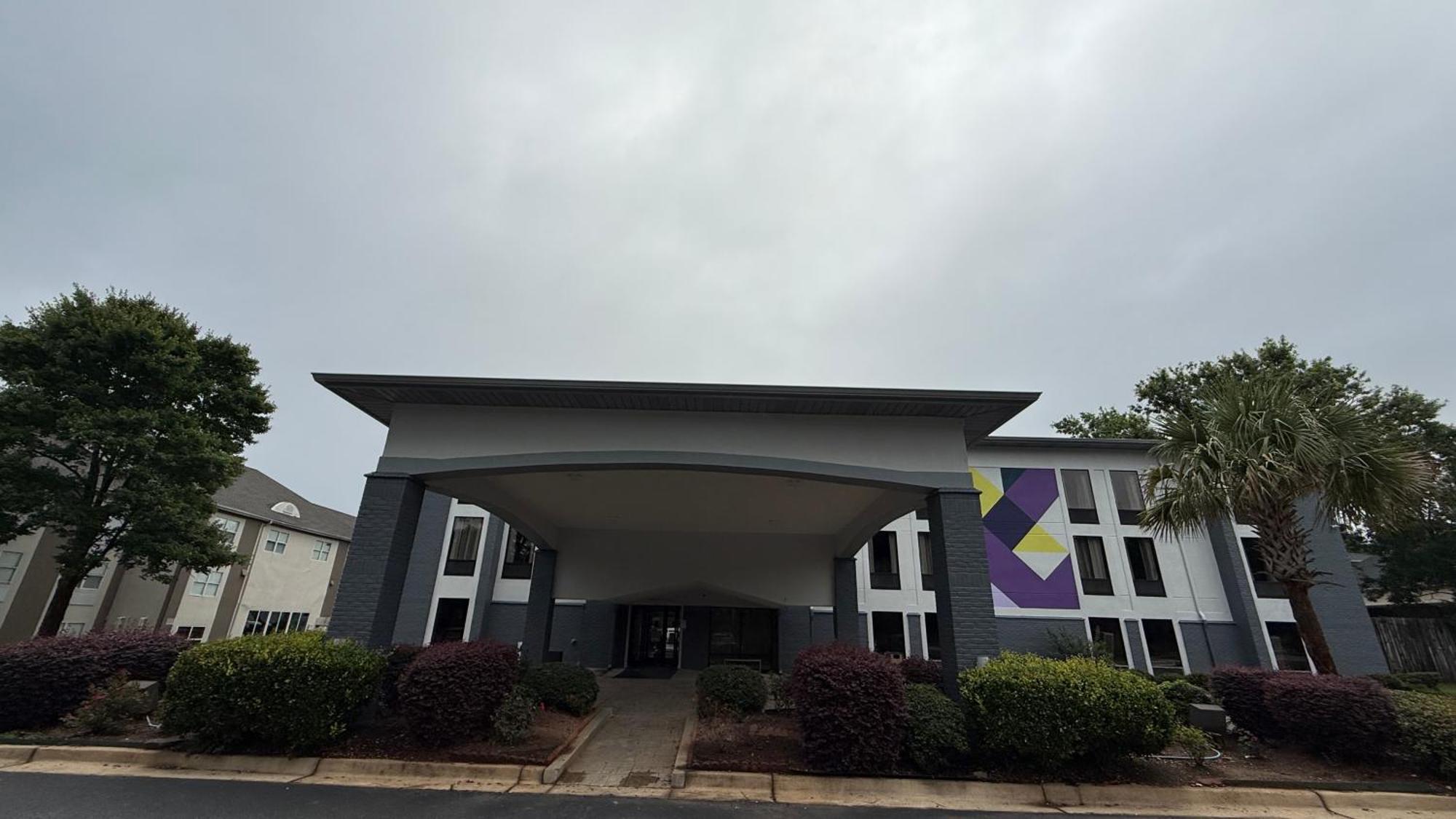 Spark By Hilton Roswell 3*